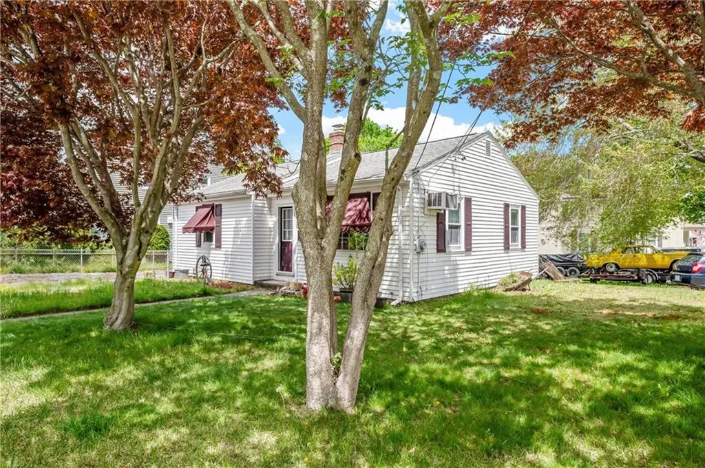 227 Avenue A Woonsocket RI 02895