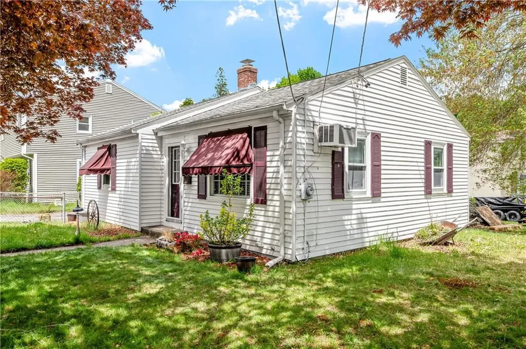 227 Avenue A Woonsocket RI 02895