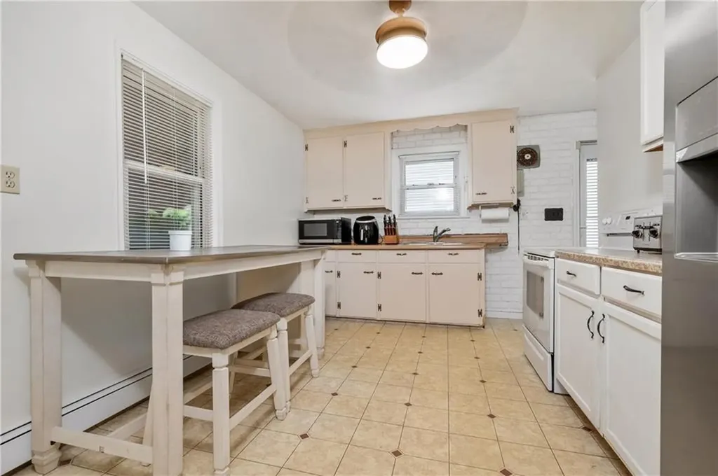 227 Avenue A Woonsocket RI 02895