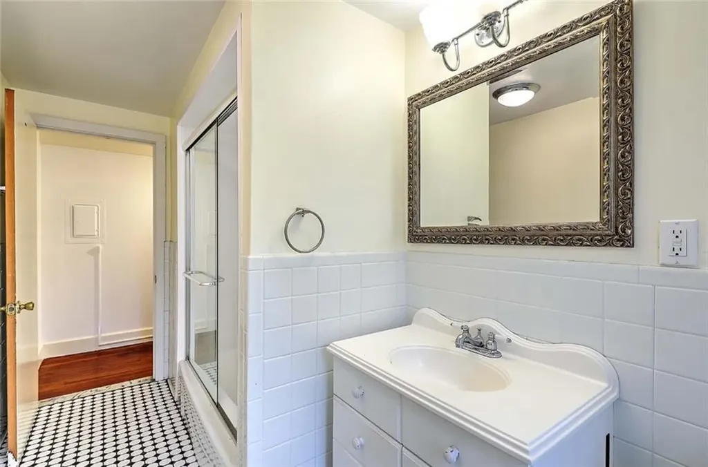 234 President Avenue Providence RI 02906