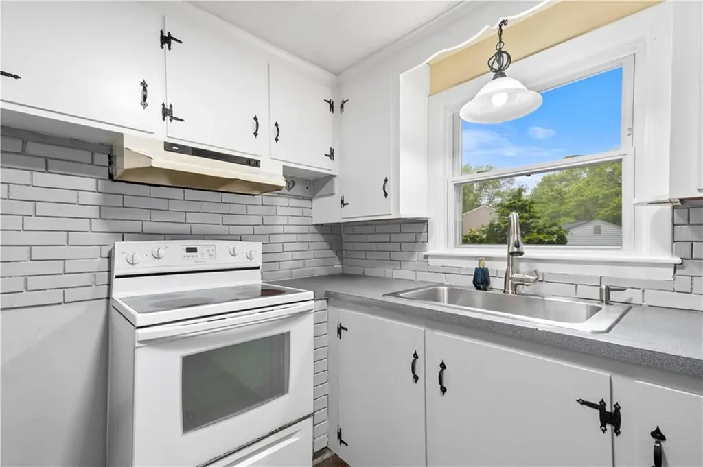 3 Baylor Drive Coventry RI 02816