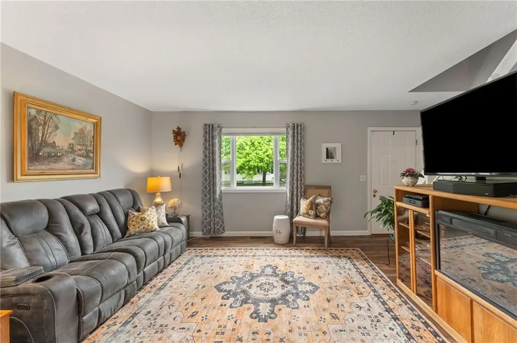 30 Saundra Drive Westerly RI 02891