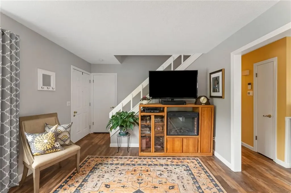30 Saundra Drive Westerly RI 02891