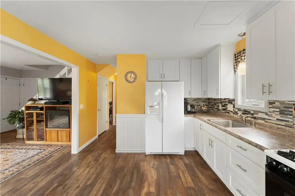 30 Saundra Drive Westerly RI 02891