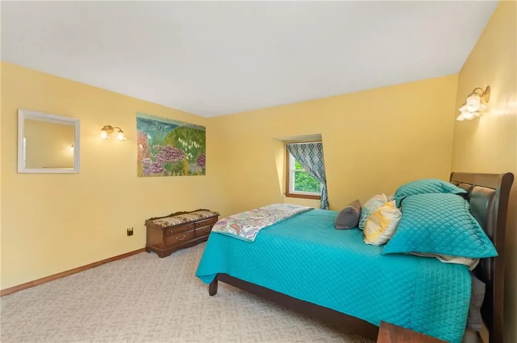 30 Saundra Drive Westerly RI 02891