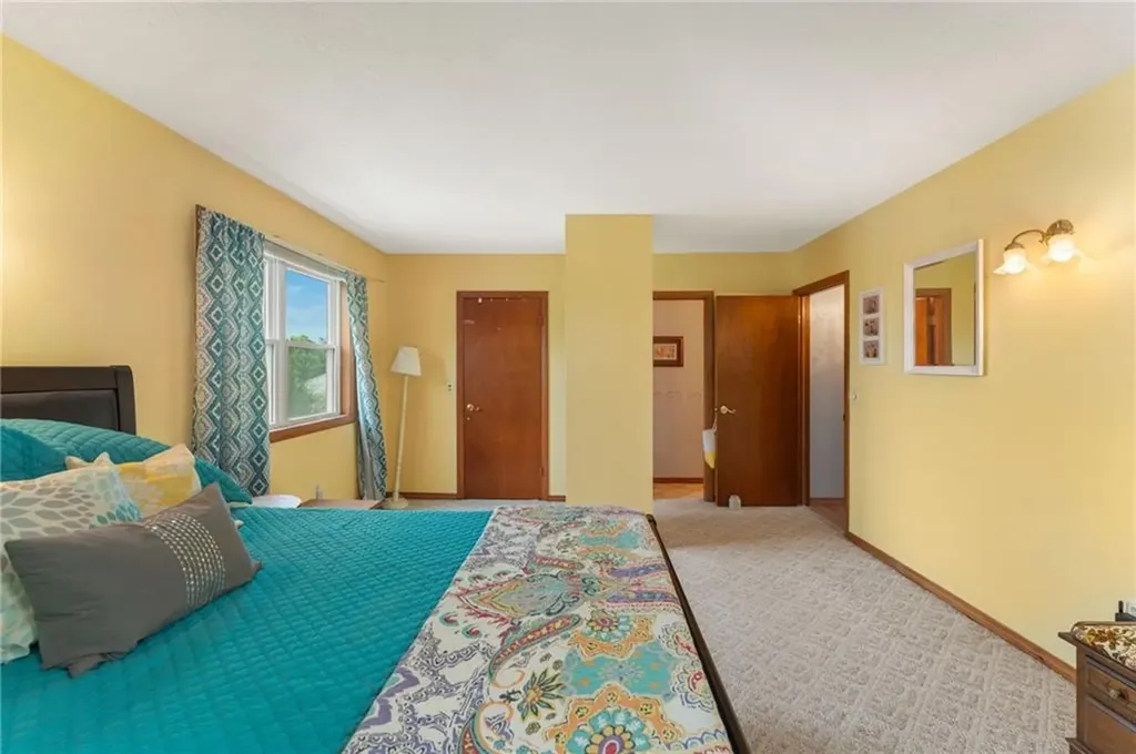 30 Saundra Drive Westerly RI 02891