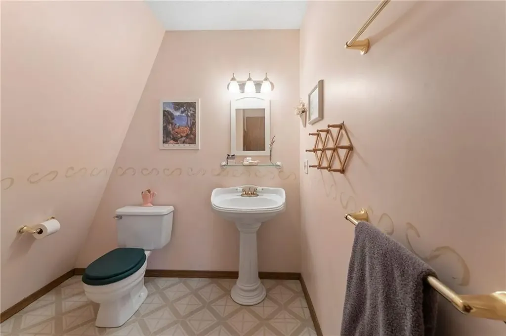 30 Saundra Drive Westerly RI 02891