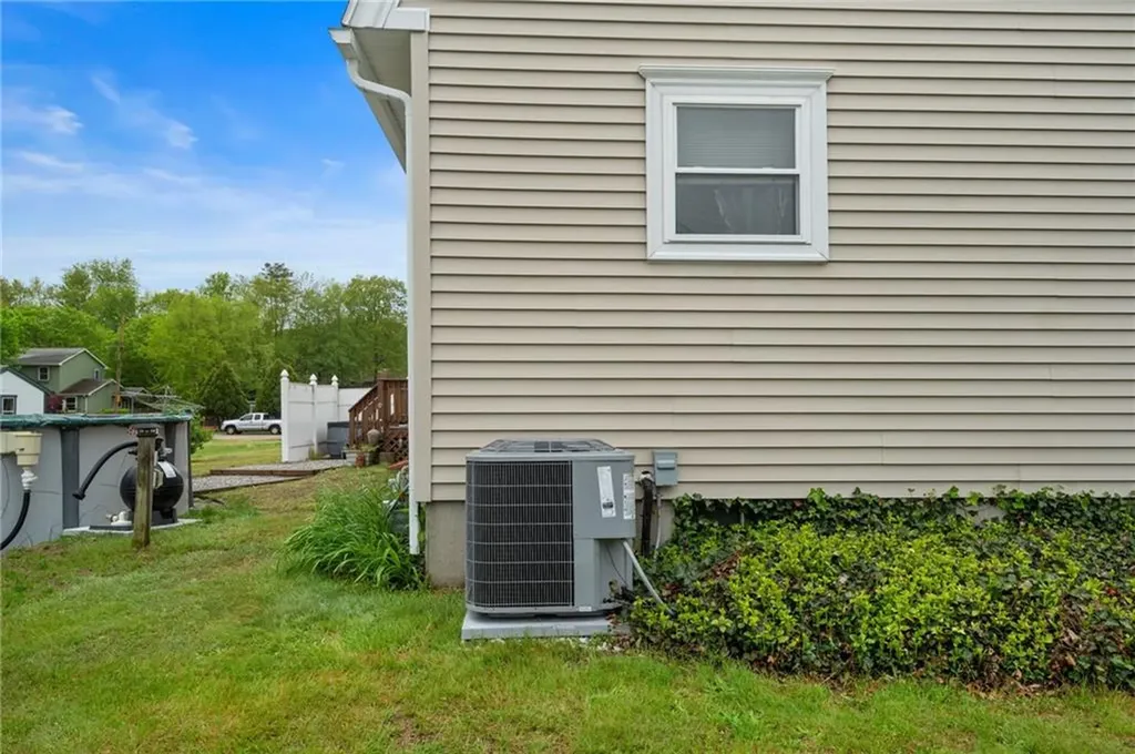 30 Saundra Drive Westerly RI 02891