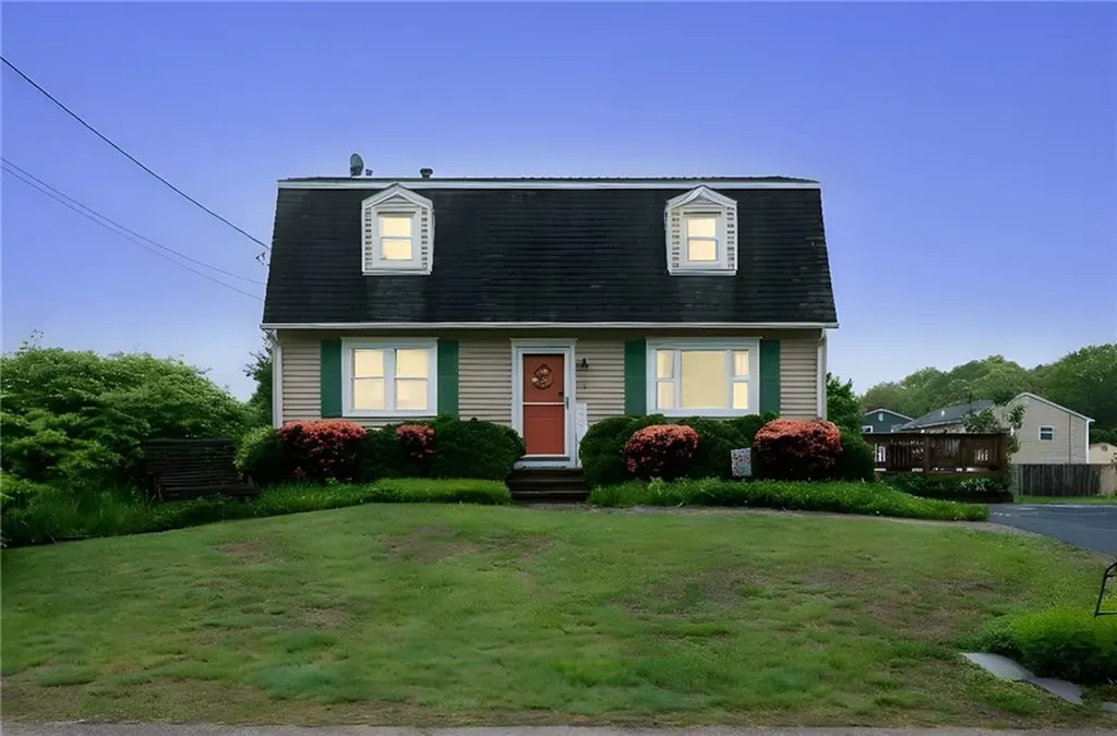 30 Saundra Drive Westerly RI 02891