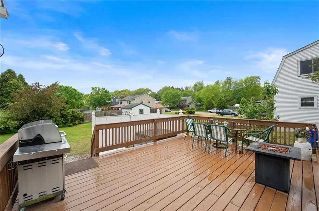 30 Saundra Drive Westerly RI 02891