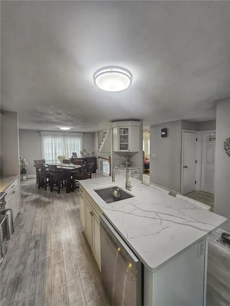 8 Bicentennial Way North Providence RI 02909