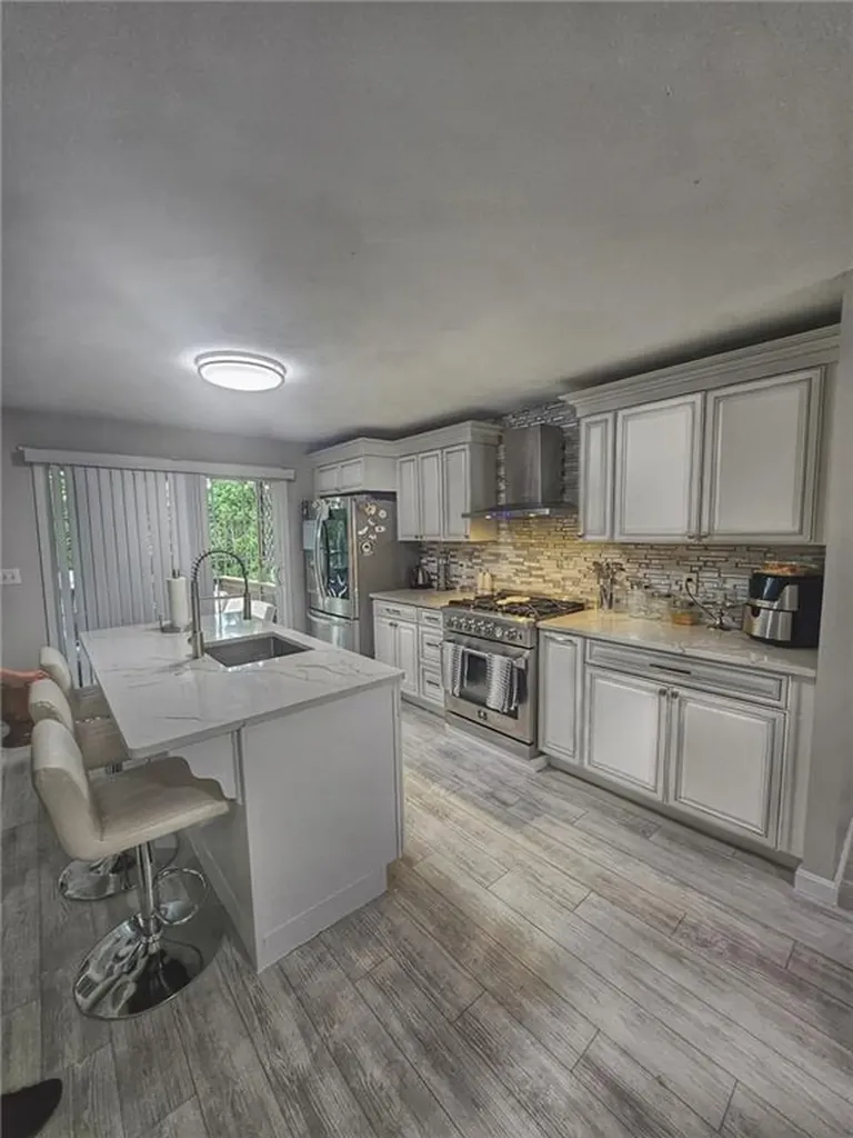 8 Bicentennial Way North Providence RI 02909