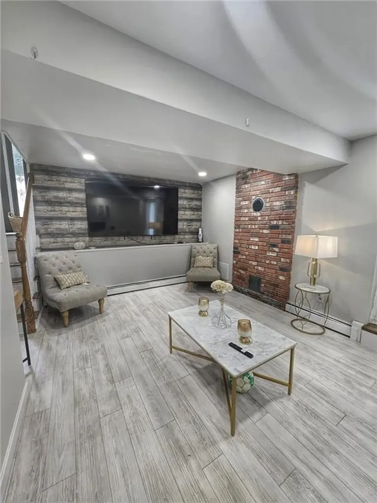 8 Bicentennial Way North Providence RI 02909