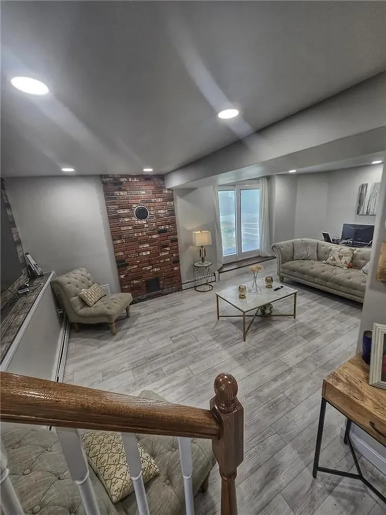 8 Bicentennial Way North Providence RI 02909