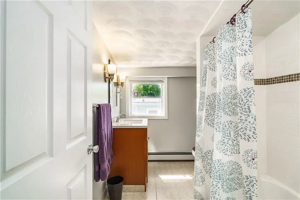 40 Whitin Avenue Warwick RI 02888