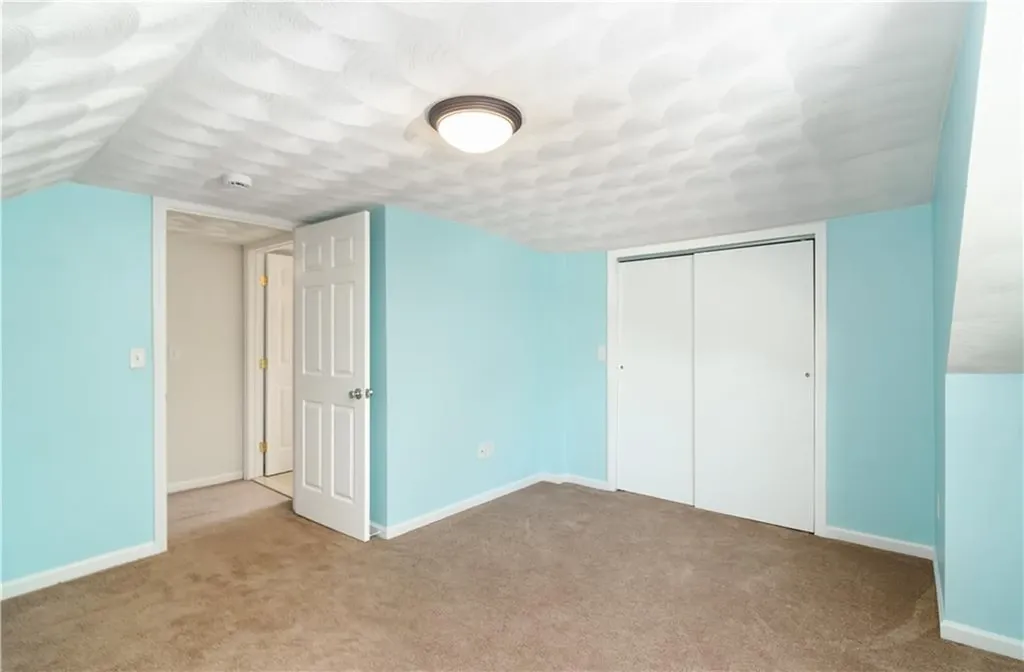 40 Whitin Avenue Warwick RI 02888