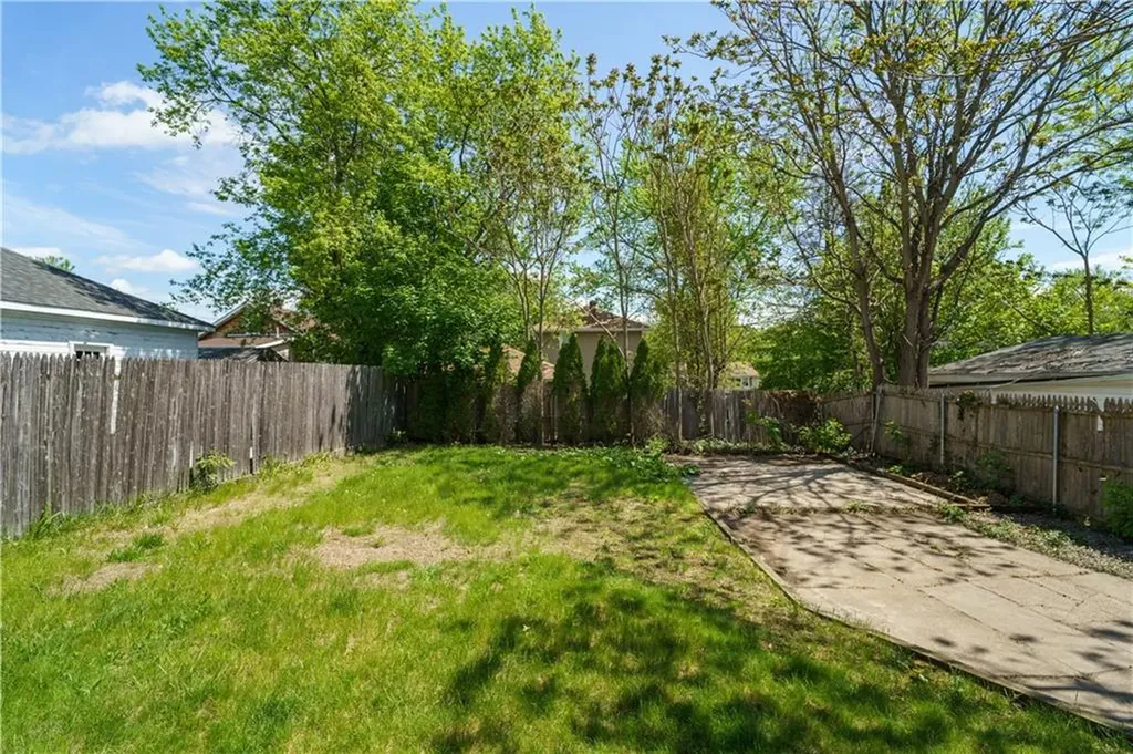 40 Whitin Avenue Warwick RI 02888