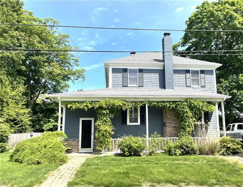 21 Carpenter Avenue Barrington RI 02806