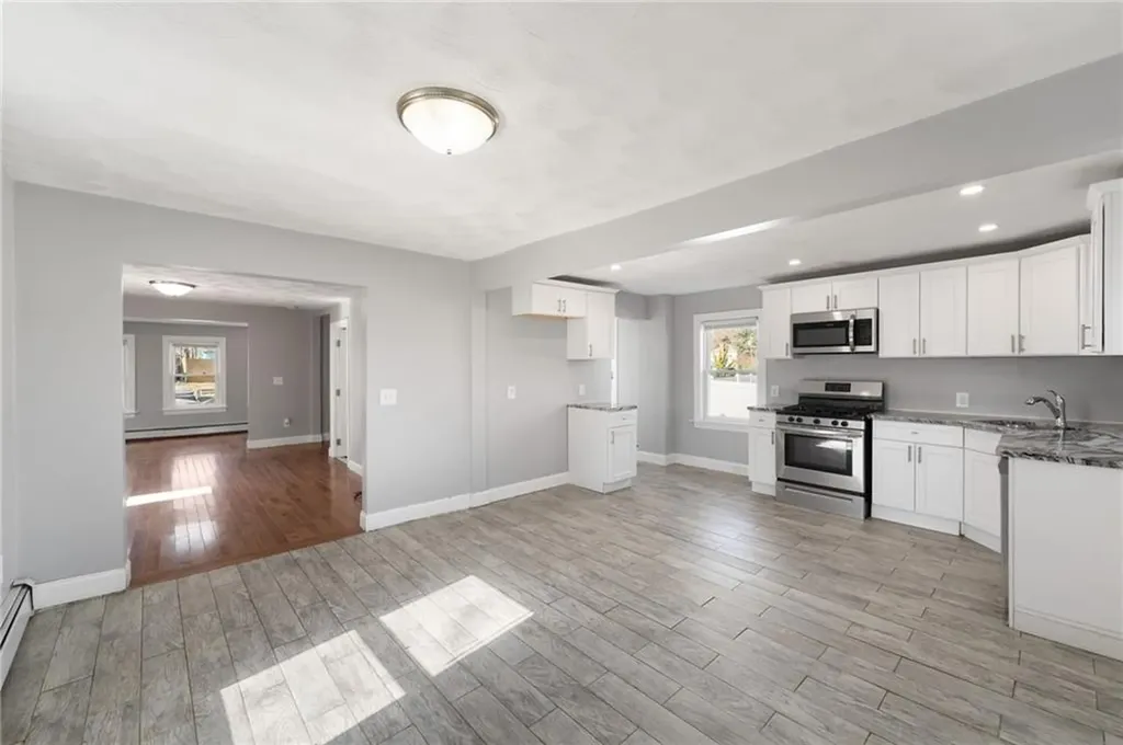 94 Holmes Road Warwick RI 02888