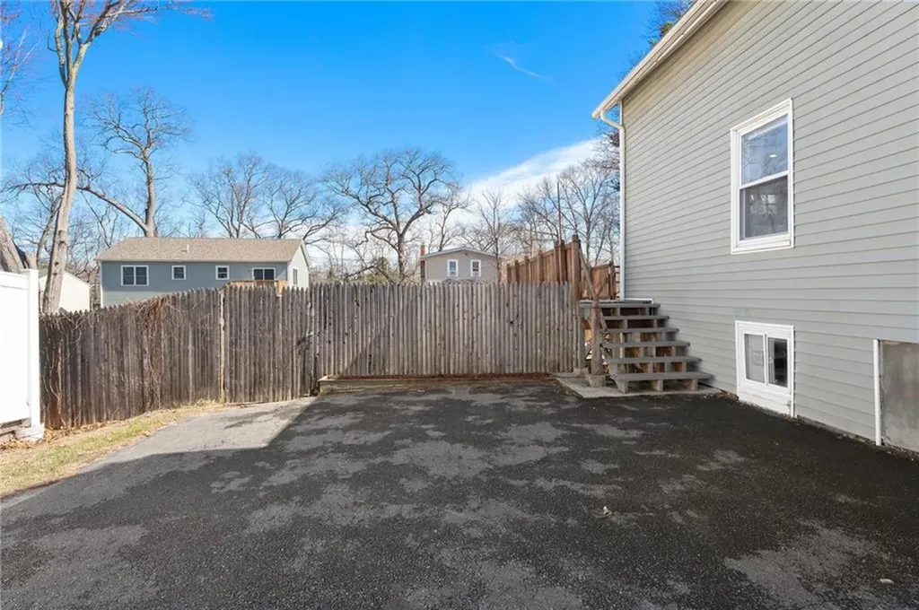 94 Holmes Road Warwick RI 02888