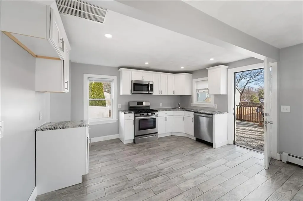 94 Holmes Road Warwick RI 02888