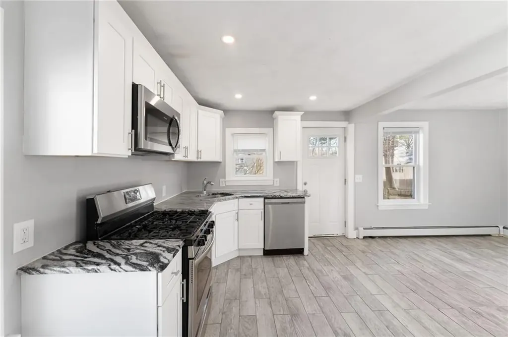 94 Holmes Road Warwick RI 02888