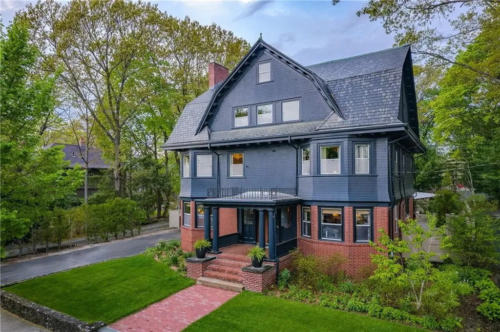 560 Angell Street Providence RI 02906