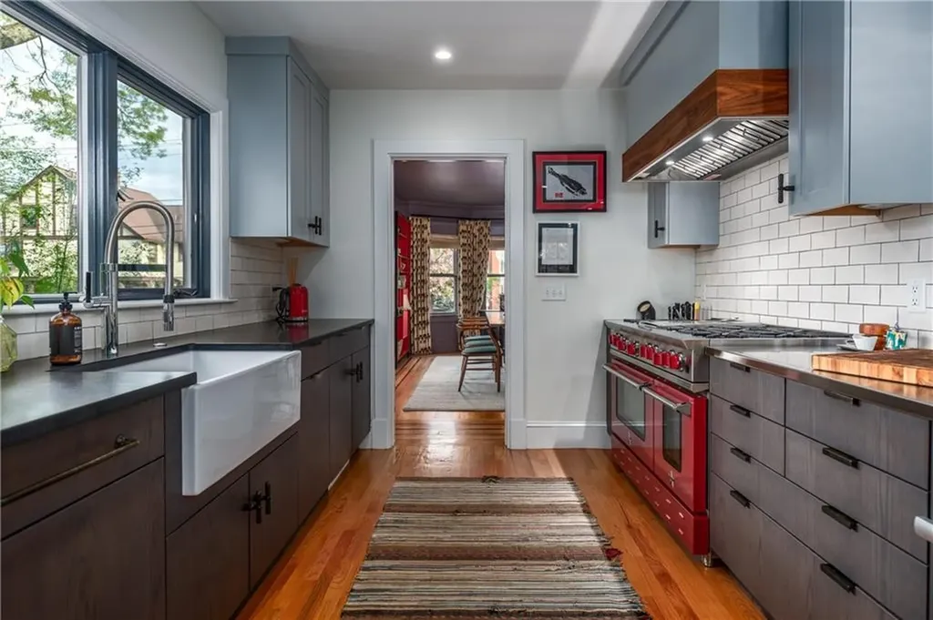 560 Angell Street Providence RI 02906