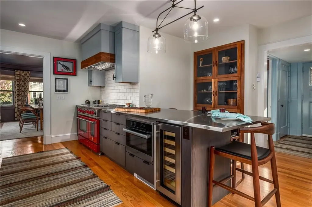 560 Angell Street Providence RI 02906