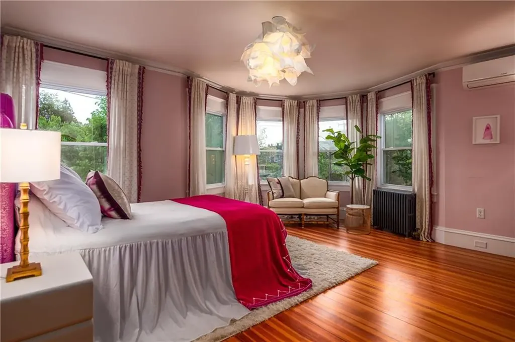 560 Angell Street Providence RI 02906