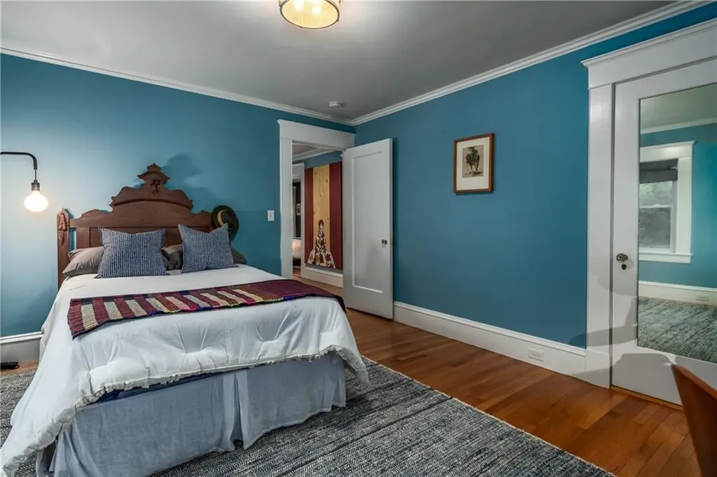 560 Angell Street Providence RI 02906