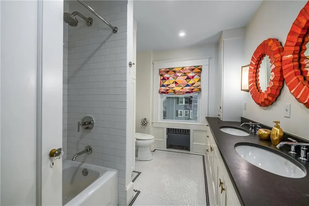 560 Angell Street Providence RI 02906