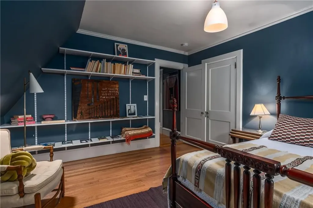 560 Angell Street Providence RI 02906
