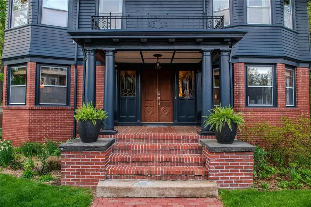 560 Angell Street Providence RI 02906