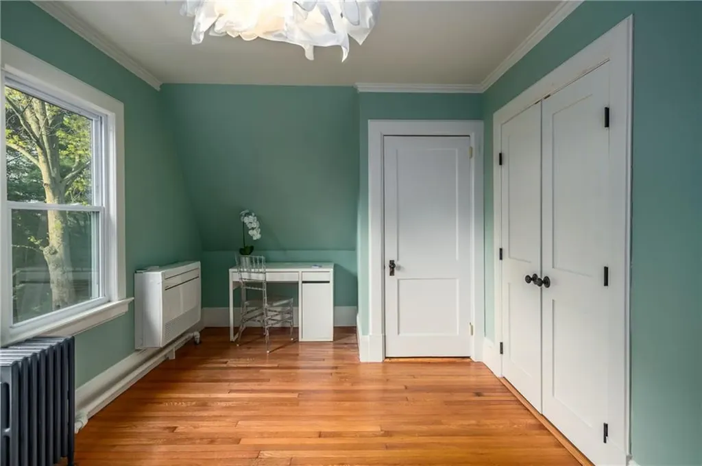 560 Angell Street Providence RI 02906
