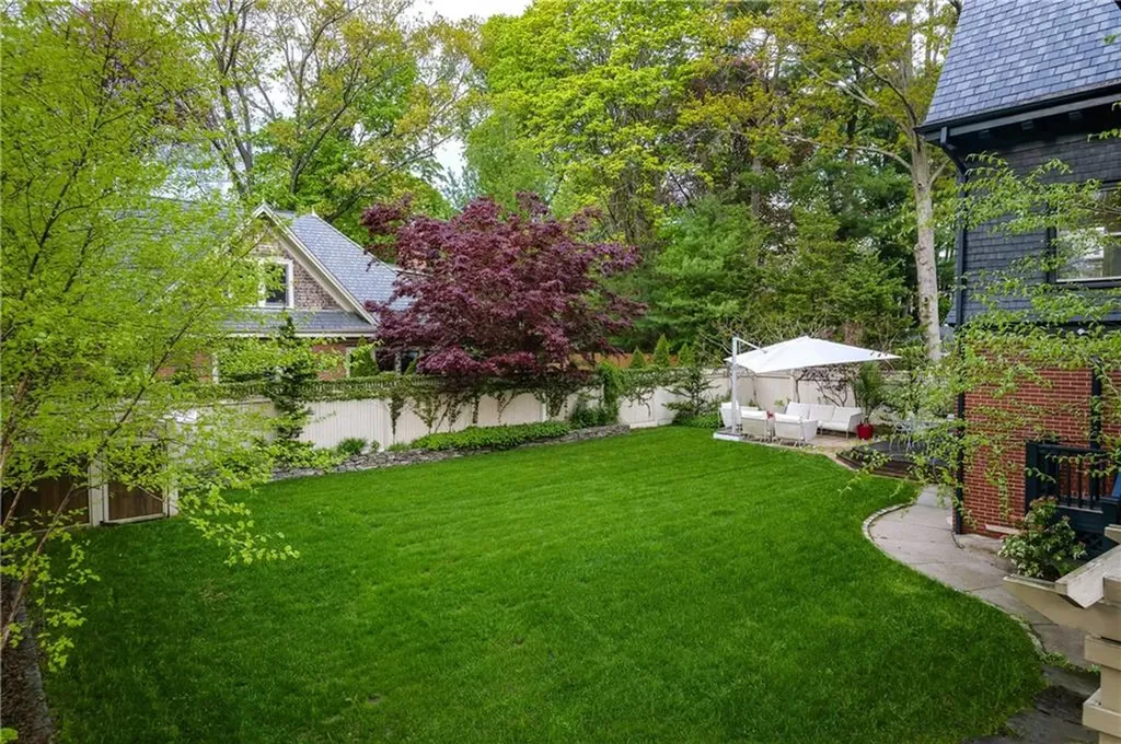 560 Angell Street Providence RI 02906