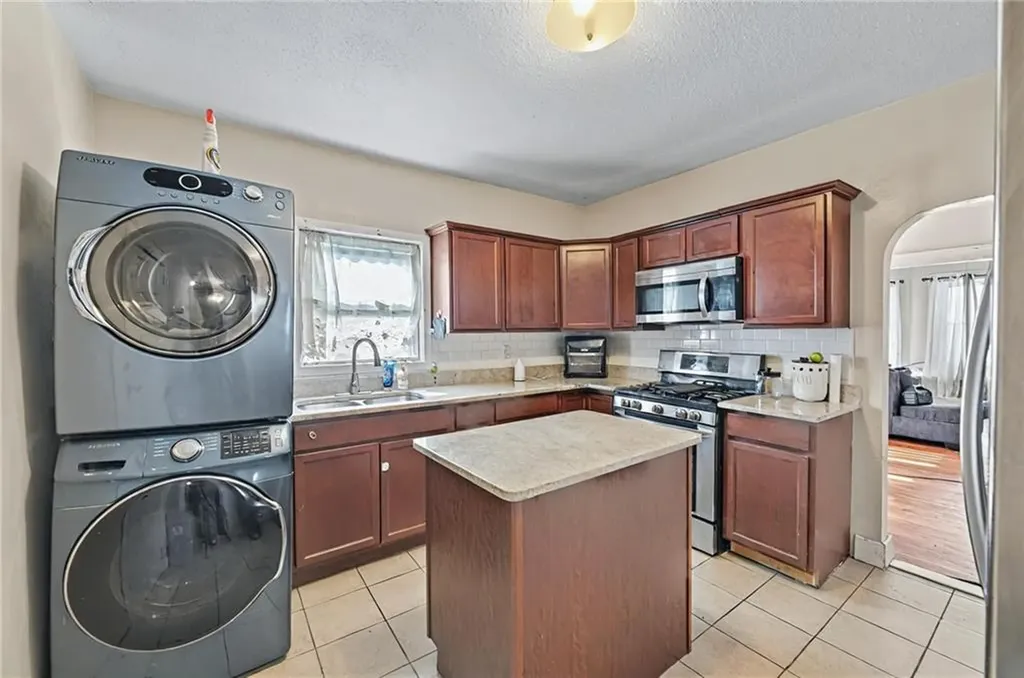 30 Toronto Avenue Providence RI 02905