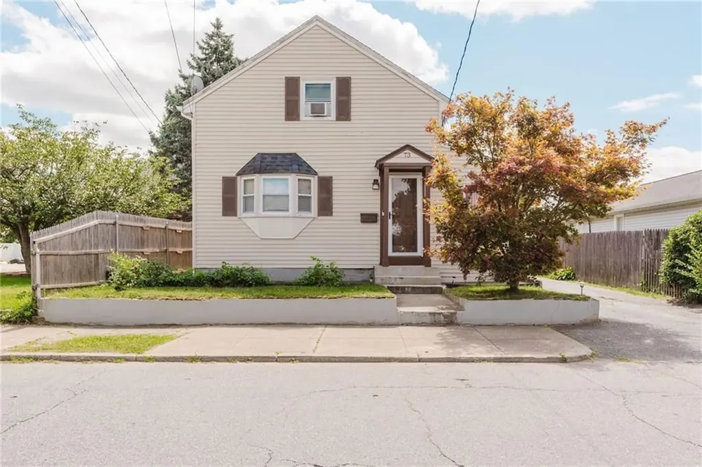 73 Manton Street Pawtucket RI 02861