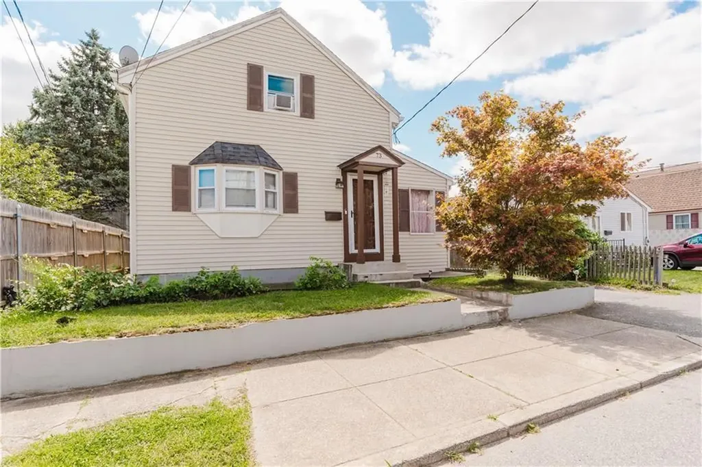 73 Manton Street Pawtucket RI 02861