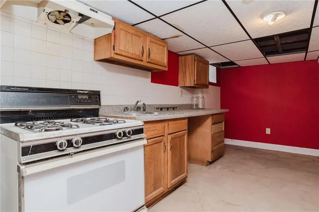 73 Manton Street Pawtucket RI 02861