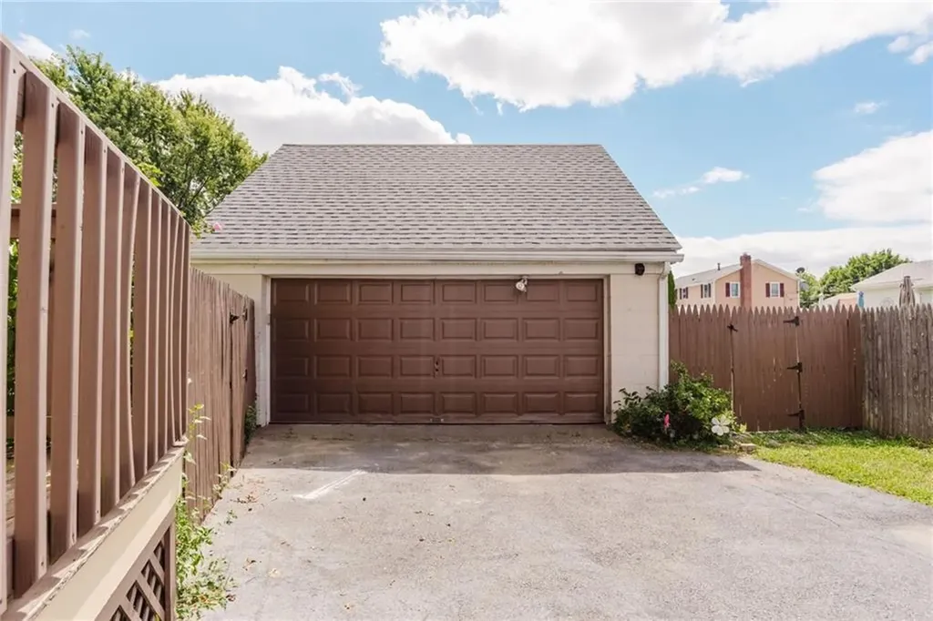 73 Manton Street Pawtucket RI 02861