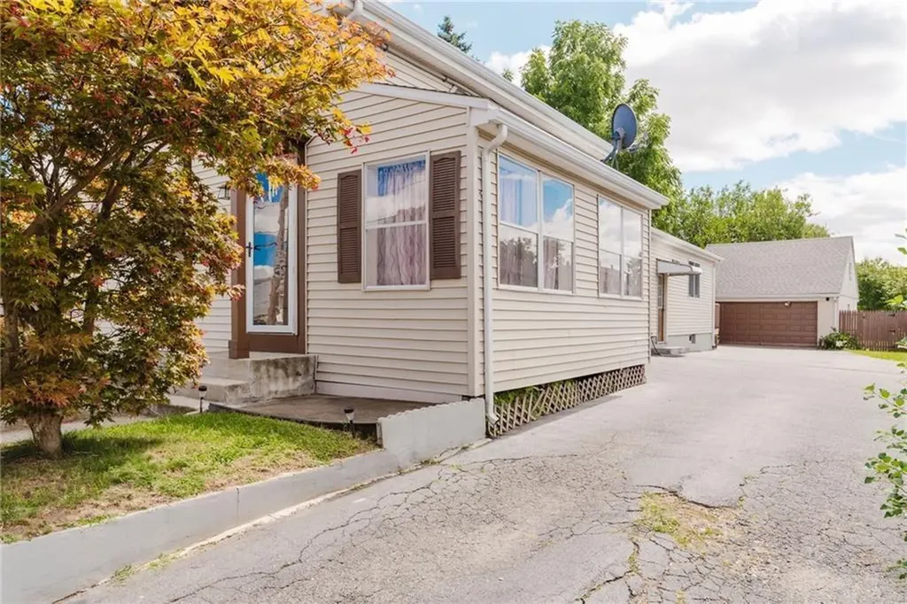 73 Manton Street Pawtucket RI 02861