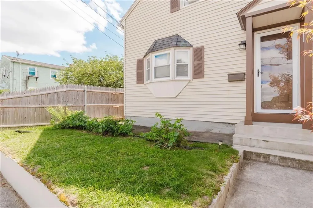 73 Manton Street Pawtucket RI 02861