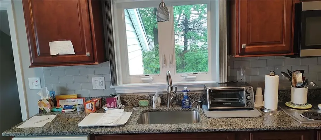 72 Hillcrest Avenue Pawtucket RI 02860
