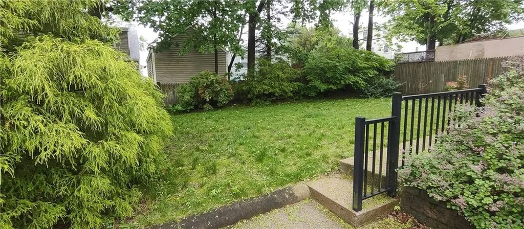 72 Hillcrest Avenue Pawtucket RI 02860