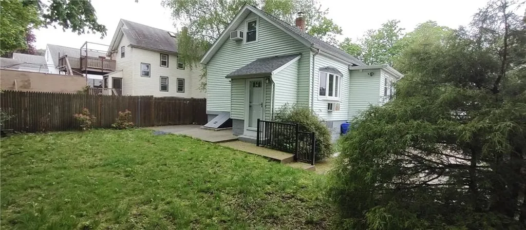 72 Hillcrest Avenue Pawtucket RI 02860