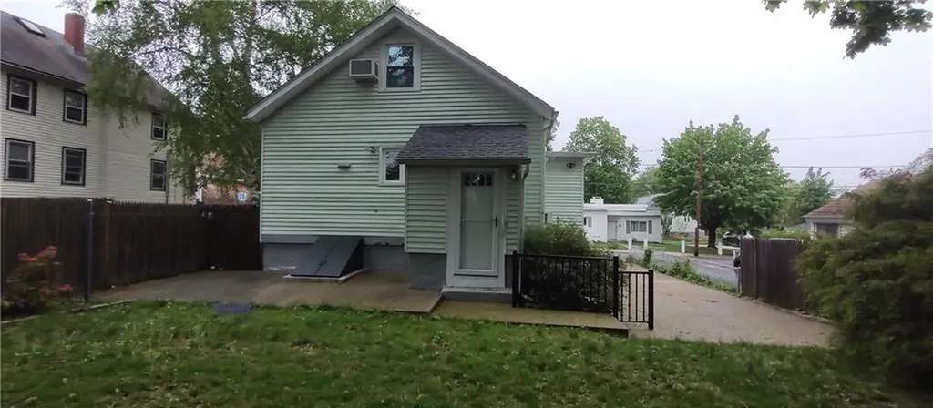 72 Hillcrest Avenue Pawtucket RI 02860