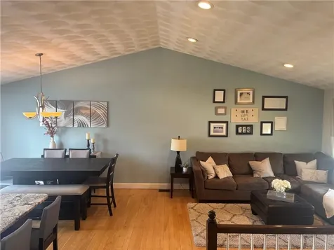 7 Dale Avenue Cranston RI 02910