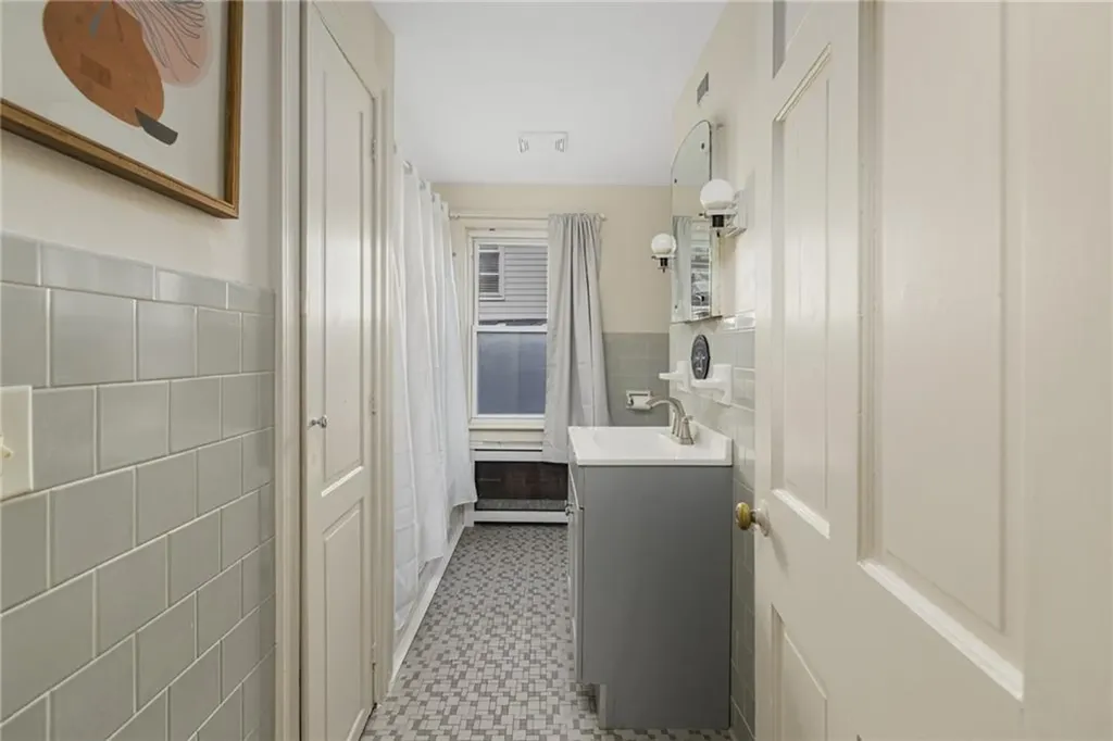 80 82 Cactus Street Providence RI 02905