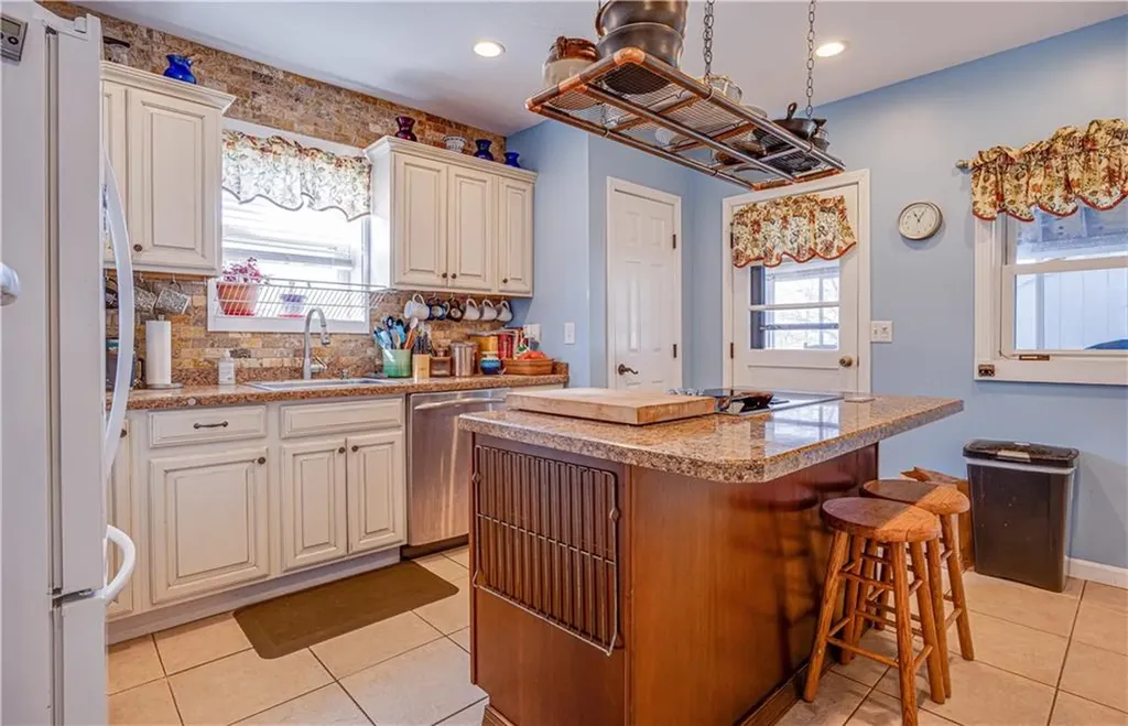 173 Oregon Avenue Woonsocket RI 02895